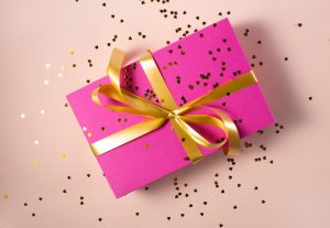 Psychology prof Elizabeth Dunn talks to BBC about the science of giving good gifts